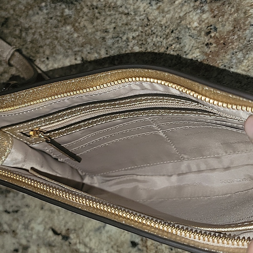 Michael Kors NWOT Metallic Gold Crossbody - Picture 10 of 11